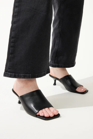 Wren Square Toe Kitten Heel Mule
