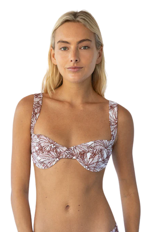 Halle Top